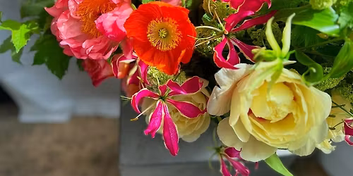 IN STUDIO - Electric Flowers