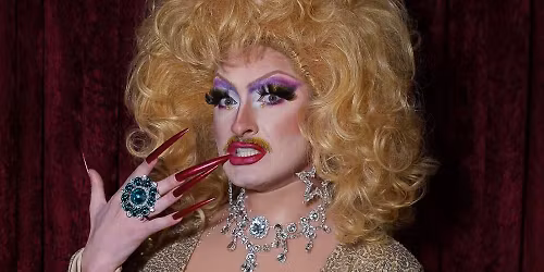 A Magical Evening with Just Karen \u2666\ufe0e PiNKBUS \u2666\ufe0e premi\u00e9ra