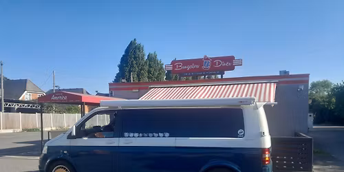 Dubs at the Diner - Vw Transporter meet