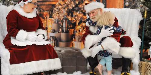 4th Annual Snapshots w\/ Santa: Day 2