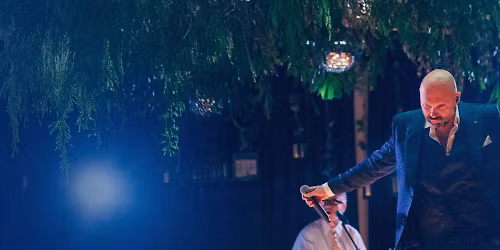 Santiago Cruz in Quito