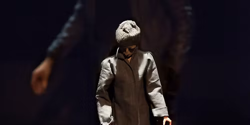 CRIME ET CH\u00c2TIMENT \u2014 Cie Karyatides