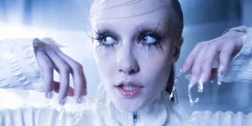 chloe moriondo in Paris