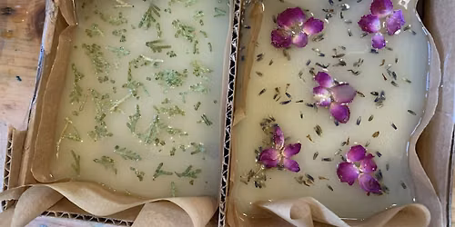Atelier: Intro \u00e0 la fabrication de savon \/ Intro to Soap Making