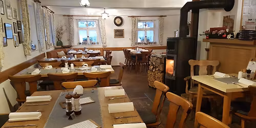 Heiliger Fr\u00fchschoppen mit Wei\u00dfw\u00fcrsten