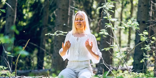 Elinvoimainen sin\u00e4 - joogaretriitti Frantsilassa
