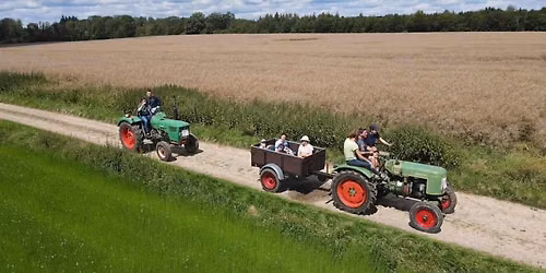 Concentration de vieux tracteurs \ud83d\ude9c 