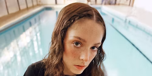 Holly Humberstone (UK) w\/ Holly Hebe (Lic AA)