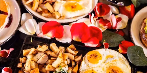 ***Special request: new HappyHour @ the new Champagne&Chocolate-W. Plumb