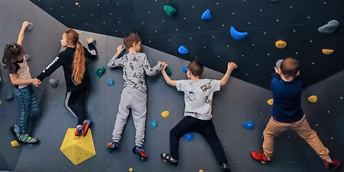 FIRST STEPS IN CLIMBING 7-14 Y.O. (TUE, WED, FRI, SAT)