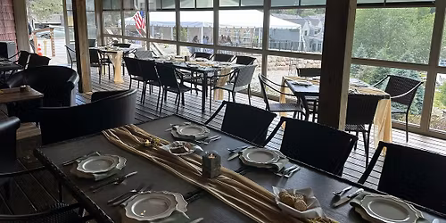 THROW A NAUTI VINE DECK PARTY!