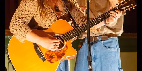 Lea Marra featuring Touch of Grey Caf\u00e9