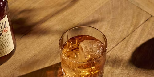 Exklusives Pre-Opening JARS BAR