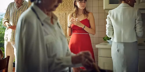 ZAR\u00c1NDOKLAT egyszeri, exkluz\u00edv vet\u00edt\u00e9s