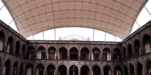 Experiencia Vizcainas: visita guiada y desayuno en el Colegio de las Vizcainas