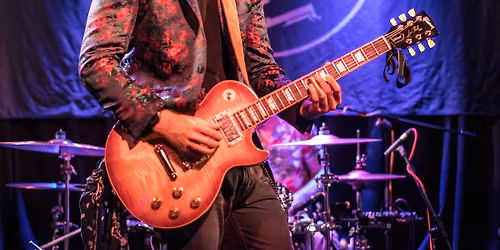 THOMAS HEPPELL \u2013 Live and Loud at The Deer Barn!