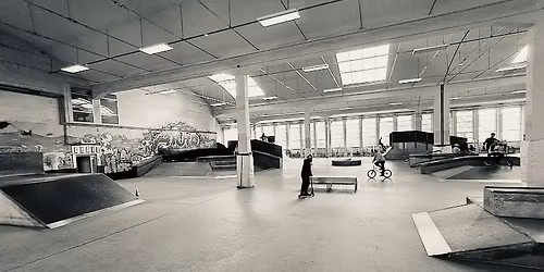 Wroc\u0142aw Zajezdnia Session