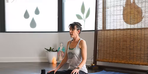 Peaches & Poses at Eckert's Orchard