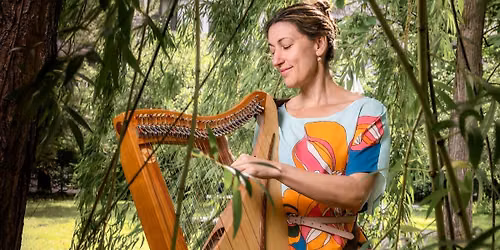 Visite musicale du jardin au son de la harpe