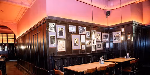 Alter Simpl Pubquiz mit Luca