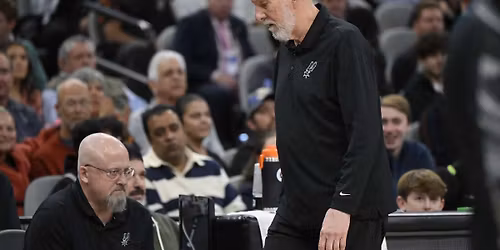 San Antonio Spurs at Los Angeles Clippers