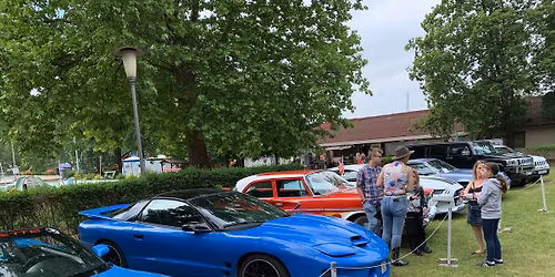 P\u00e9celV8 amerikai \u00e9s veter\u00e1n aut\u00f3s \u00e9s motoros tal\u00e1lkoz\u00f3 P\u00e9cel Szeme