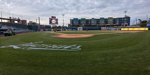 Parking Lansing Lugnuts at Fort Wayne TinCaps