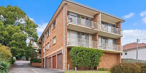 Garage Sale - Coniston Wollongong 