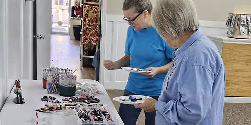 DIY Christmas Gift Pens and Keychains Making Bar