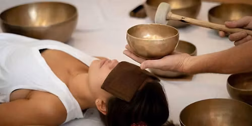 Candlelit Yin Yoga & Sound Bowl Healing Workshop