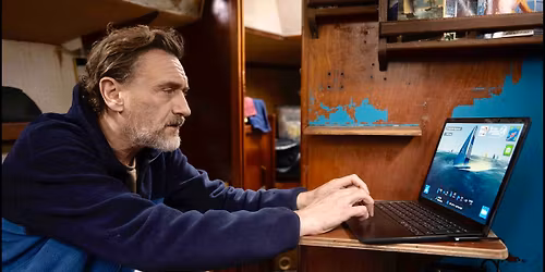 Mozi - Bolondok v\u00f6lgye | Cin\u00e9ma - La Vall\u00e9e des fous