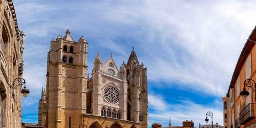 Le\u00f3n: Puente del Pilar