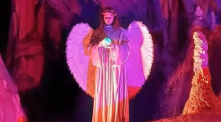 Var\u00e1zslatos Kar\u00e1csonyi mese - Celje-Postojnai cseppk\u0151barlang-Ljubjana-Trojane-Maribor