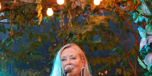 Corrinne Kennedy i Bakg\u00e5rden ! \ud83c\udfb6\ud83c\udfa4\u2600\ufe0f