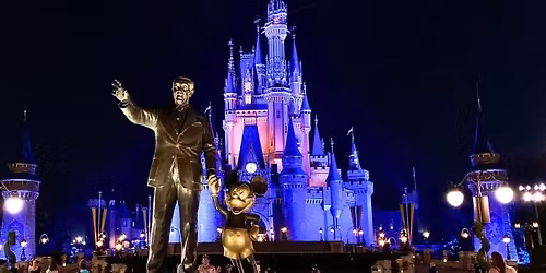 Parking Disney's Frozen - The Musical - Sandy