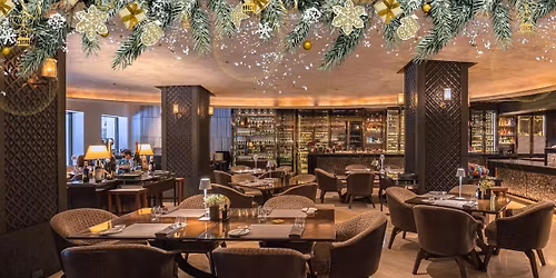 WONDROUS ITALIAN CHRISTMAS FLAIR