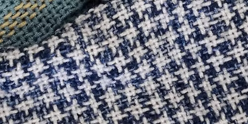 Weave a patterned scarf in a day