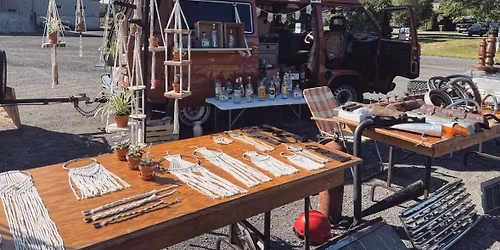 March\u00e9 aux puces \/ brocante \/ artisanat \ud83e\ude91\ud83e\udeb4