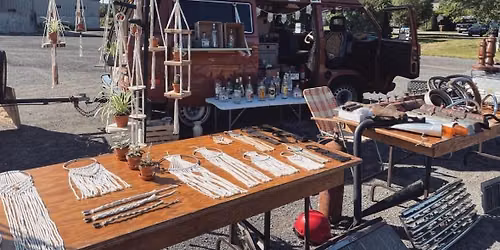 Marché aux puces / brocante / artisanat <svg xmlns=