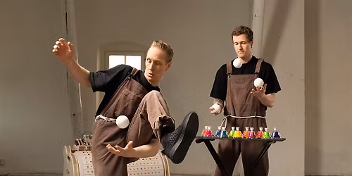 Circus Out of the Box \/ Ljudsp\u00e5r