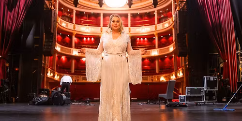 Helene B\u00f8ksle: Det hev ei rose sprunge \/\/ Drammens Teater