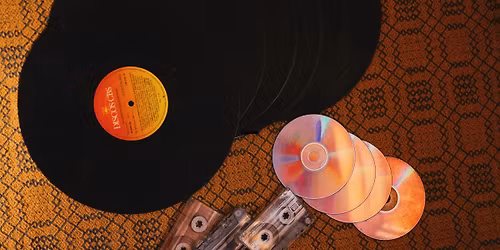 \u010c\u00edt\u00e1rensk\u00e1 burza cd, vinyl\u016f, kazet, knih a dvd