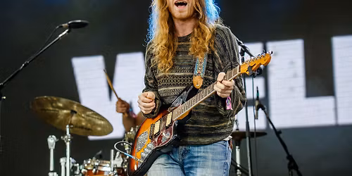 Jesse Welles with Steph Strings