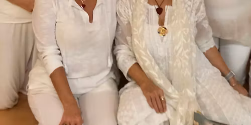 Kundalini Yoga Teacher Training\/ Self Immersion