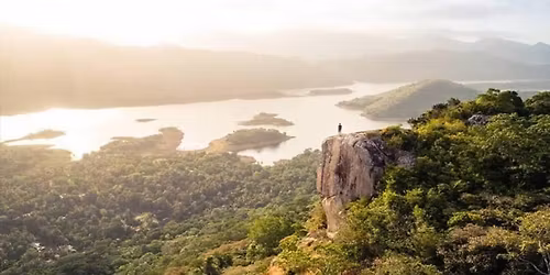 Pettigala Hike - Panoramic Views of Victoria Reserviour