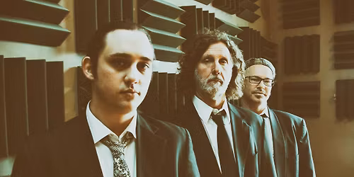 Linus Tate | Phone Booth Lounge