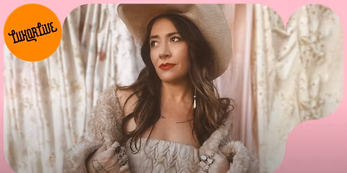 Hannah Juanita in Luxor Live