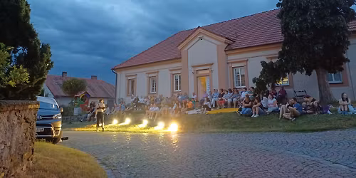 Divadlo pod hv\u011bzdami #4: Sen noci svatoj\u00e1nsk\u00e9 \/ OLDstars