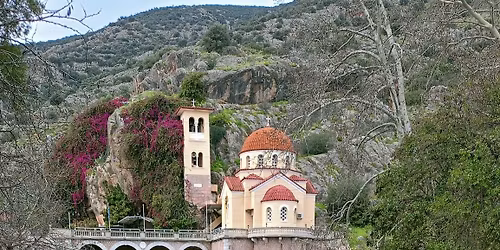 \u03a3\u03a4\u039f \u03a4\u0391\u03a6\u039f \u03a4\u039f\u03a5 \u0392\u0391\u03a3\u0399\u039b\u0395\u0391: \u039a\u039f\u039a\u039b\u0391-\u039a\u0395\u03a6\u0391\u039b\u0391\u03a1\u0399