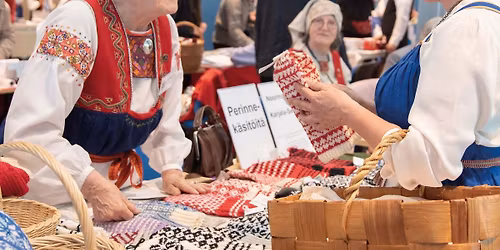 Karjalainen tori Karjalaisilla kes\u00e4juhlilla 13.-14.6.